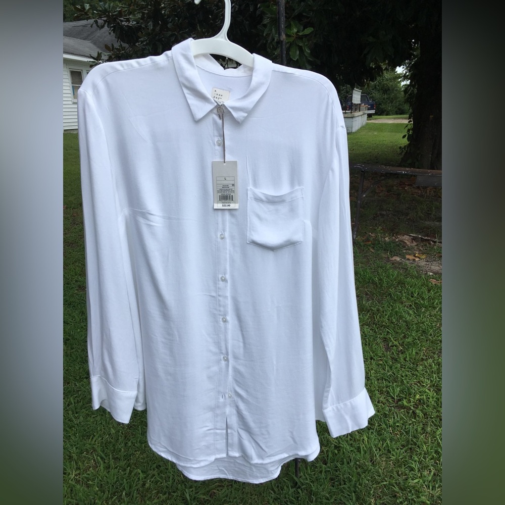 NWT LadiesSize Large LS Button Front Shirt